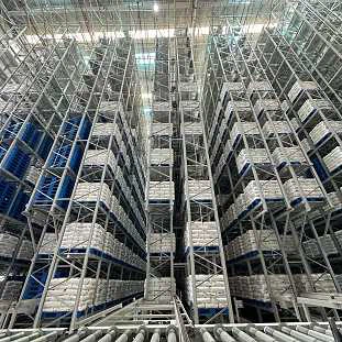 Prestatges plans de magatzem